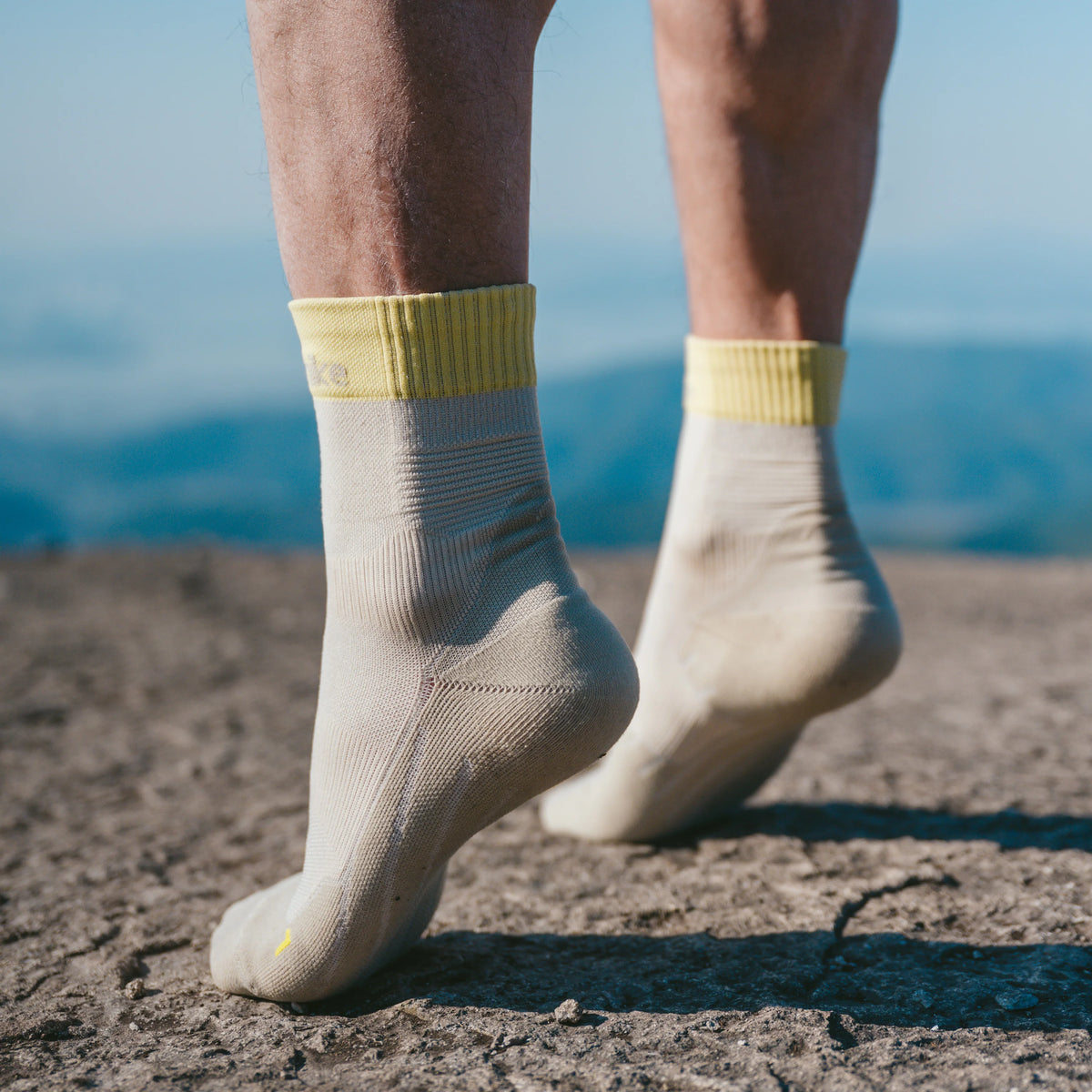 Chaussettes de randonnée respirantes mi-mollet