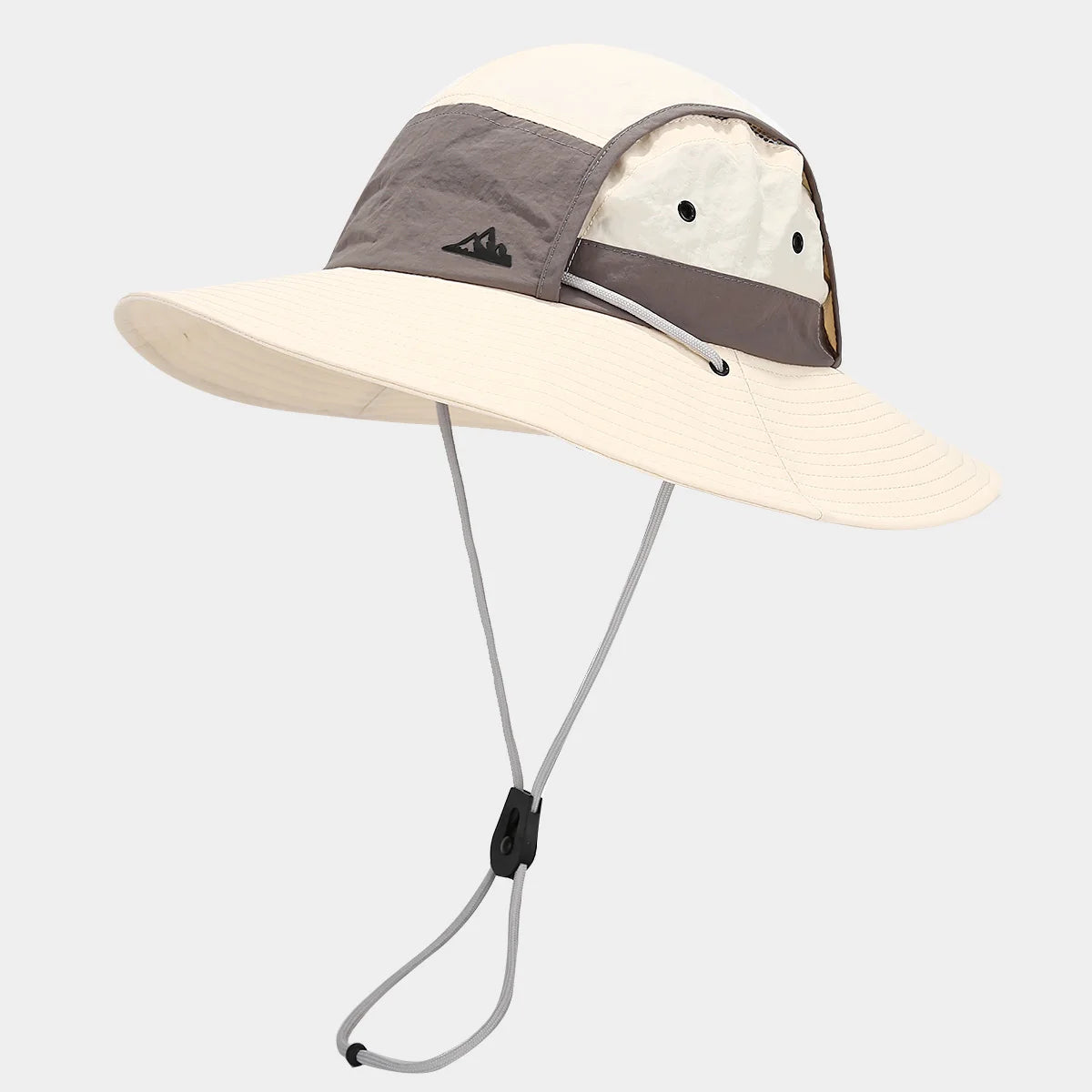 Chapeau de randonnée à large bord