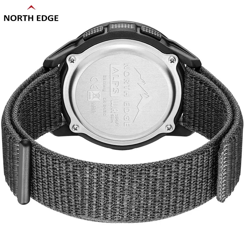 Montre digital de randonnée en carbone