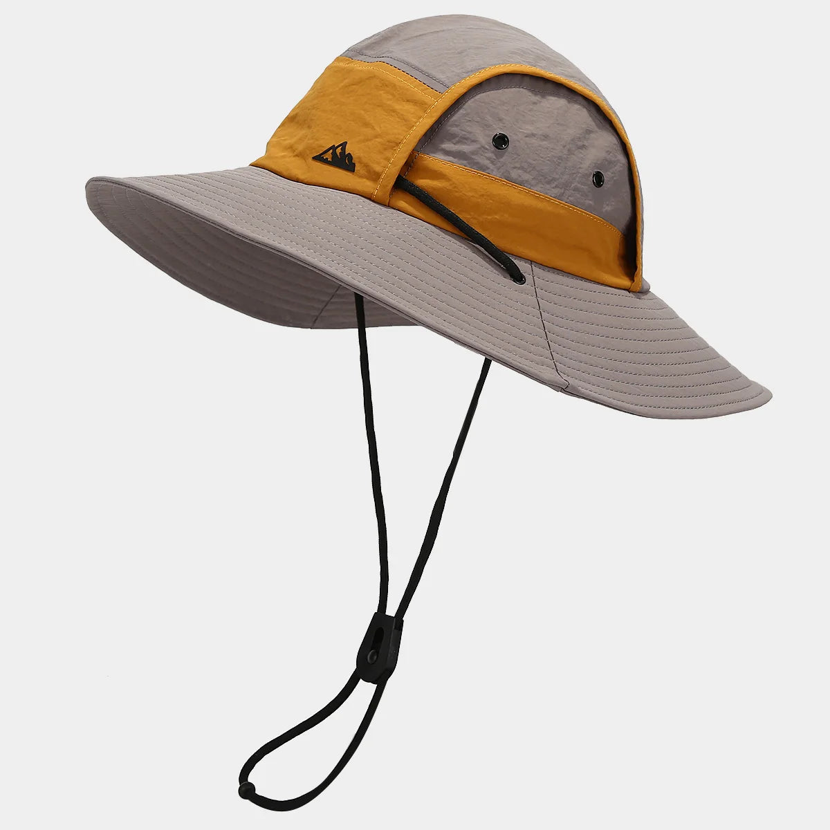 Chapeau de randonnée à large bord