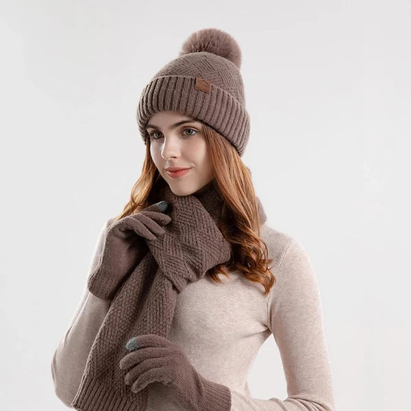 Ensemble bonnet à pompon, écharpe et gants tactiles femme