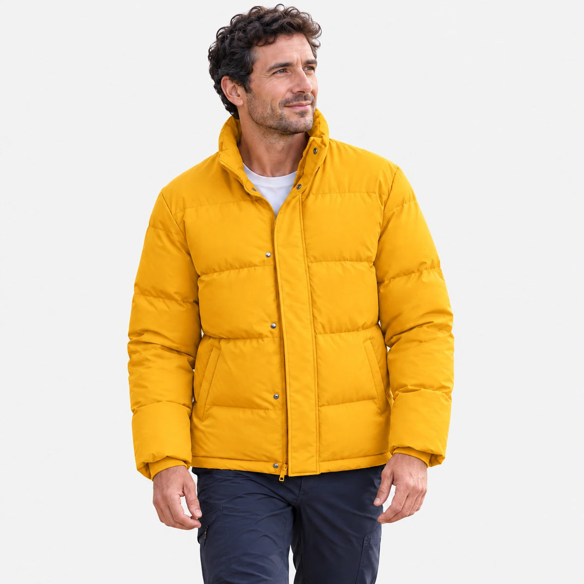 Doudoune de randonnée légère homme — Vue portée extérieure