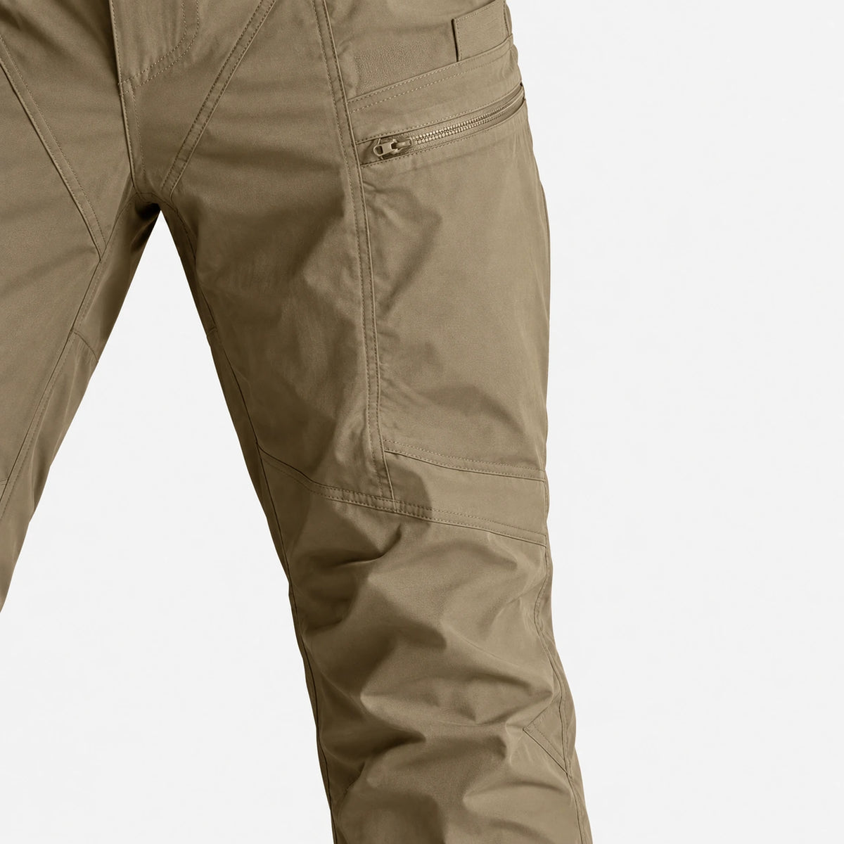 Pantalon tactique de randonnée homme - détail des coutures et du genou